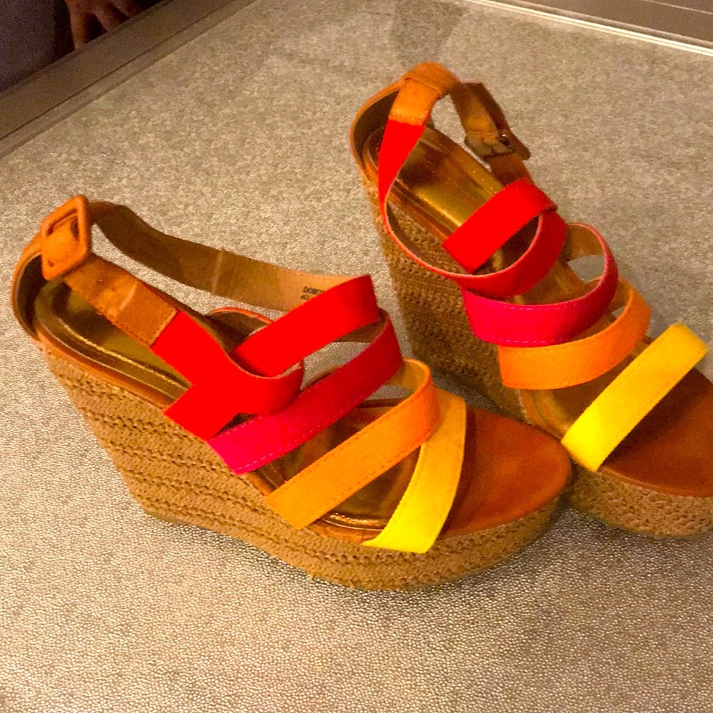 Multicolor wedges